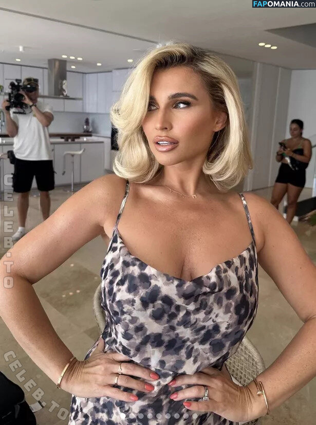 Billie Shepherd / billieshepherdofficial Nude OnlyFans  Leaked Photo #2