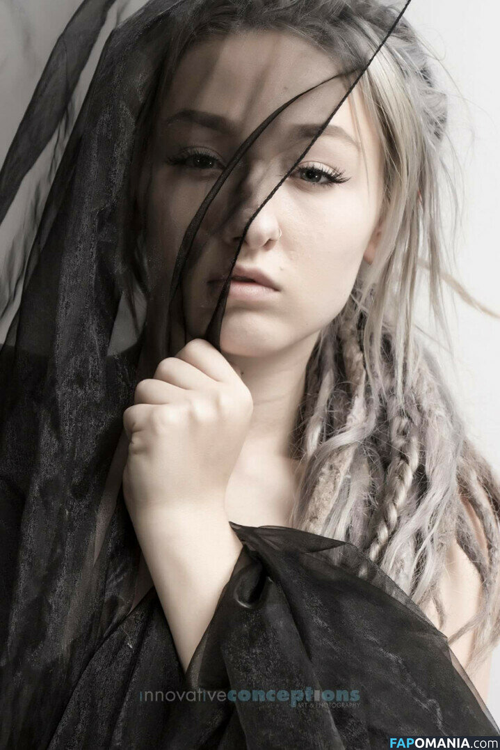 BluTube / orchidsandhoney / therealroyalblu Nude OnlyFans  Leaked Photo #45