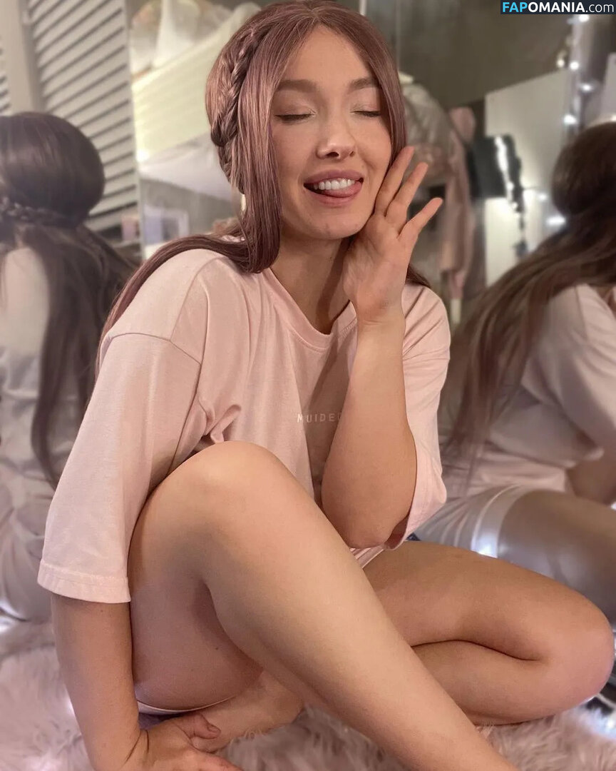 BluTube / orchidsandhoney / therealroyalblu Nude OnlyFans  Leaked Photo #70