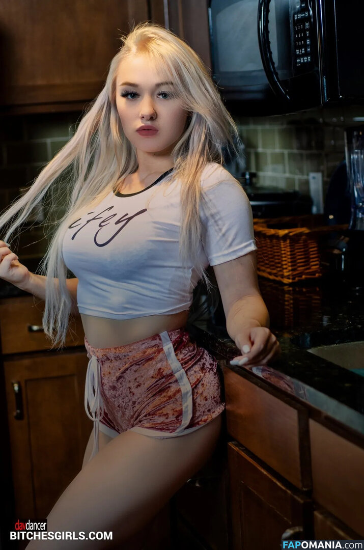 BluTube / orchidsandhoney / therealroyalblu Nude OnlyFans  Leaked Photo #72