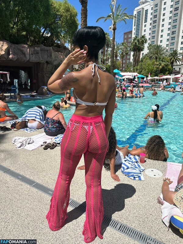 Melodic_Network_8958 / __Bombshell__ / bombshell.xx / bombshell228 Nude OnlyFans  Leaked Photo #29