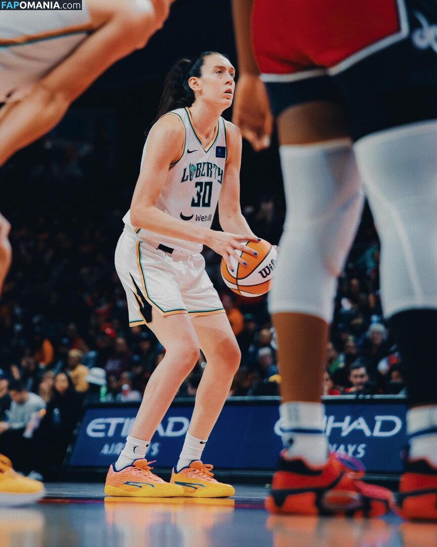 Breanna Stewart / WNBA Player / breannastewart30 Nude OnlyFans  Leaked Photo #1