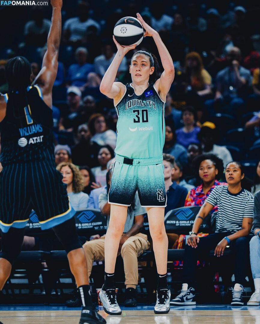 Breanna Stewart / WNBA Player / breannastewart30 Nude OnlyFans  Leaked Photo #5