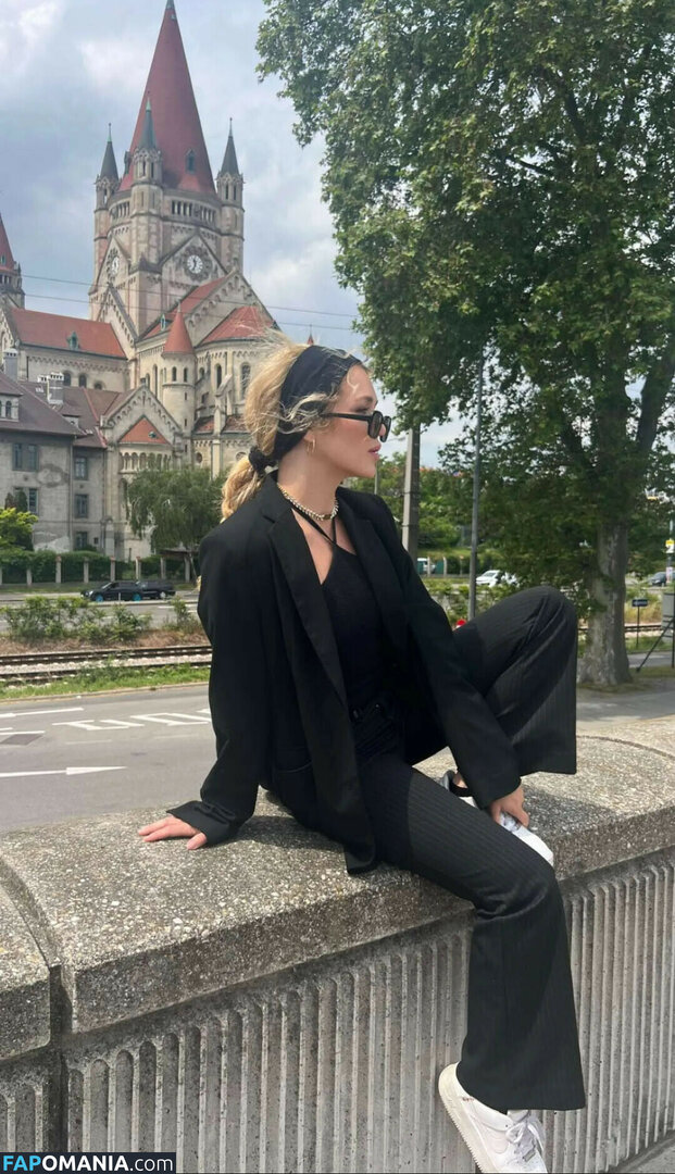 Brec Bassinger / brecbassinger Nude OnlyFans  Leaked Photo #15