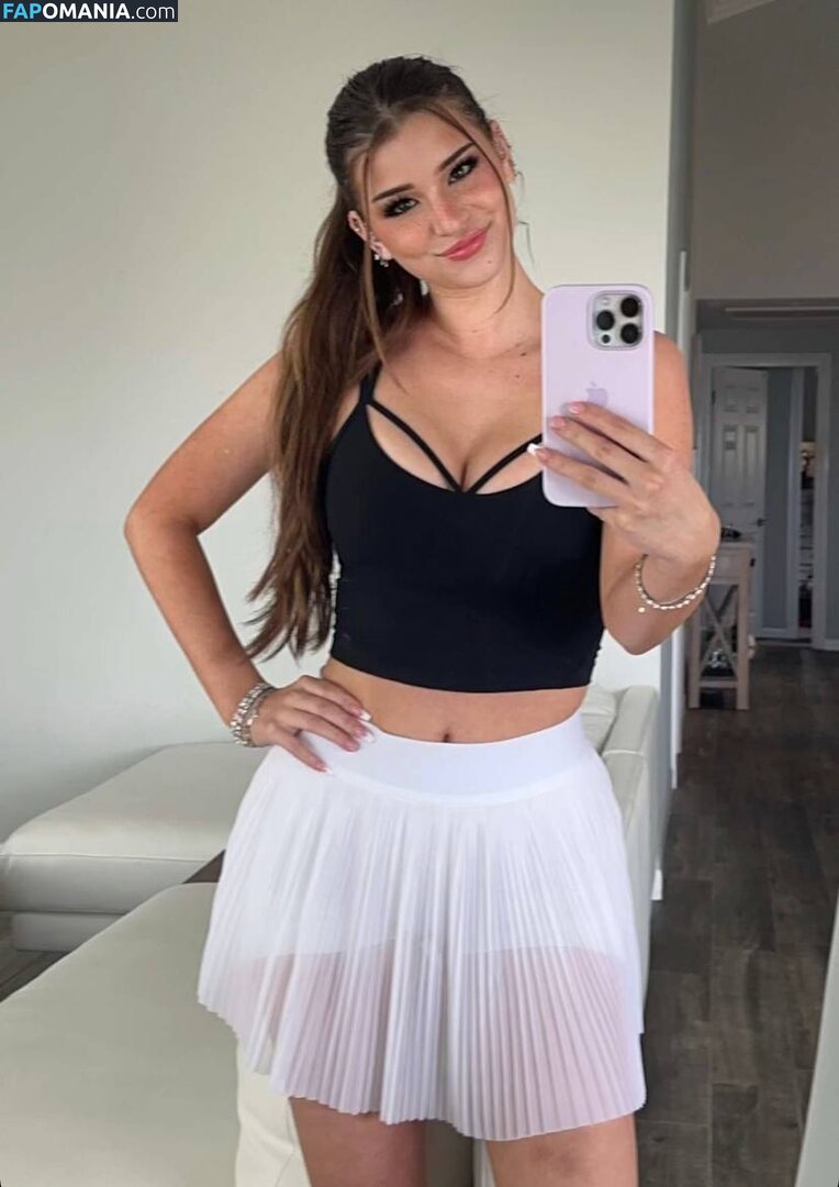 Brooke Monk / brookemonk Nude OnlyFans  Leaked Photo #1