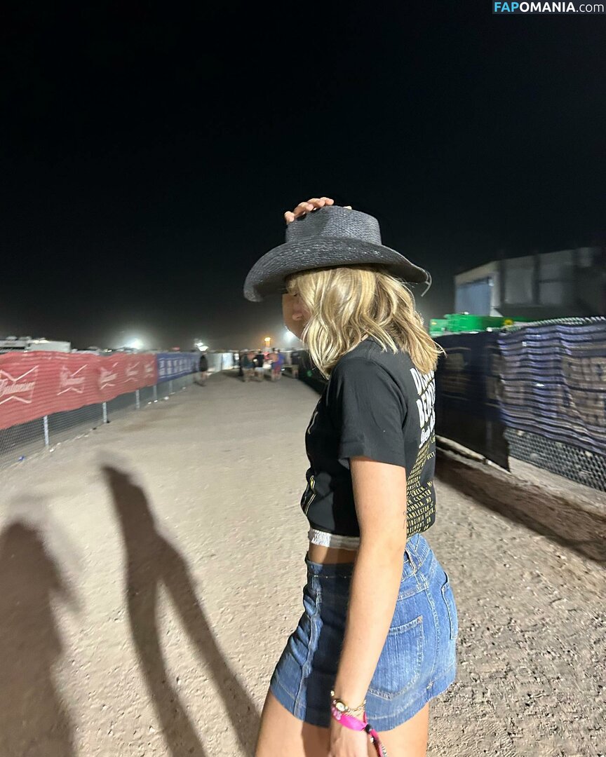 Brynn Rumfallo / brynnrumfallo Nude OnlyFans  Leaked Photo #197