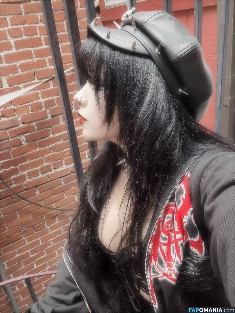 buffgothmom / xohmygoth Nude OnlyFans  Leaked Photo #9