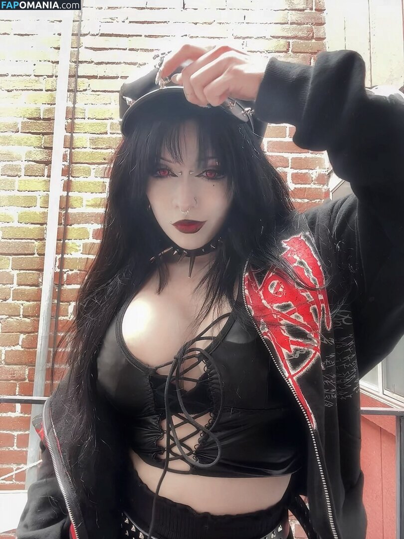 buffgothmom / xohmygoth Nude OnlyFans  Leaked Photo #13