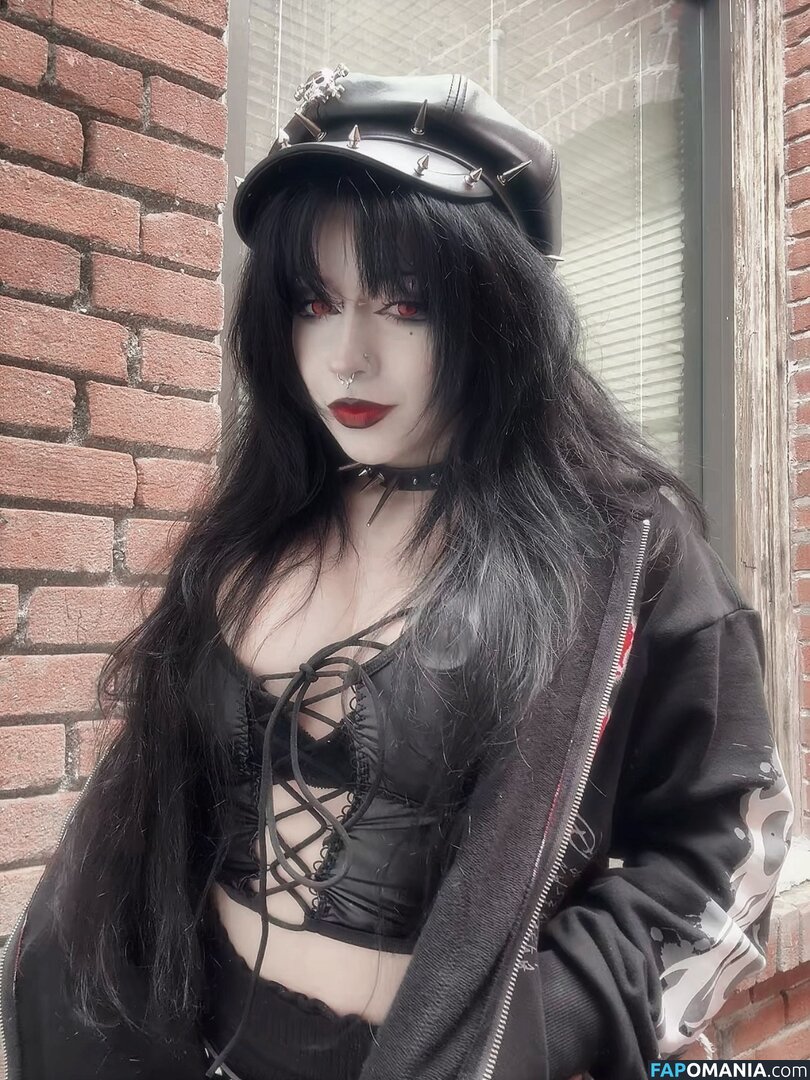 buffgothmom / xohmygoth Nude OnlyFans  Leaked Photo #14