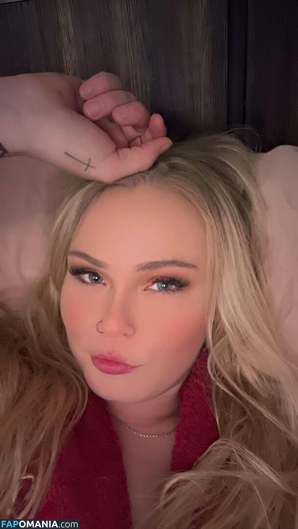 Busty Kristen from Iowa Nude OnlyFans  Leaked Photo #4