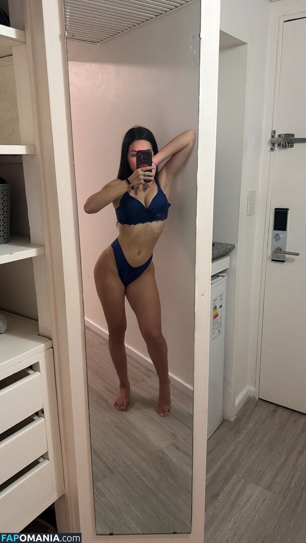 ButtonWhite / ariiwhite / buttonthewhite Nude OnlyFans  Leaked Photo #1