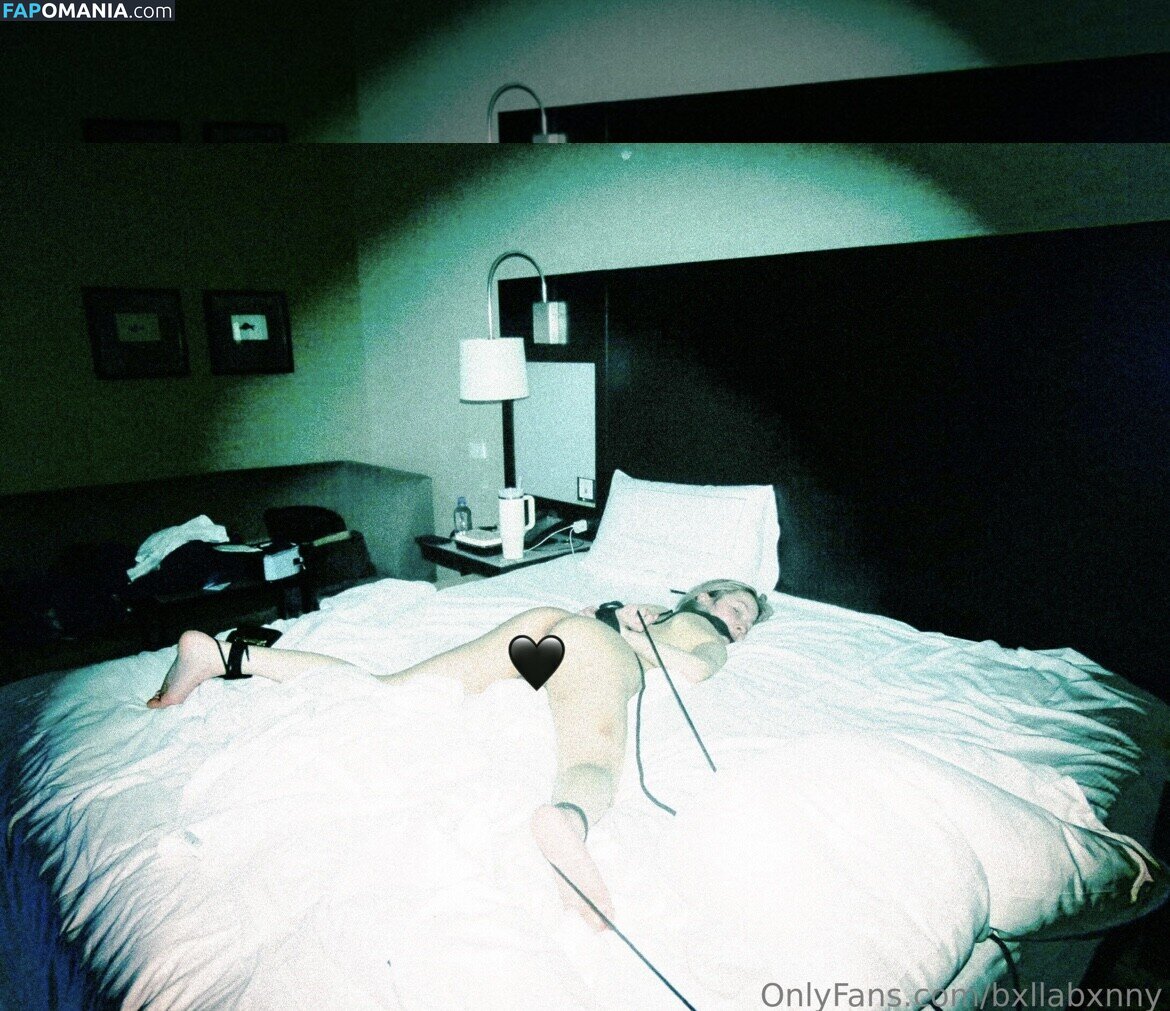 Bxllabxnny / allie_barr25 Nude OnlyFans  Leaked Photo #3