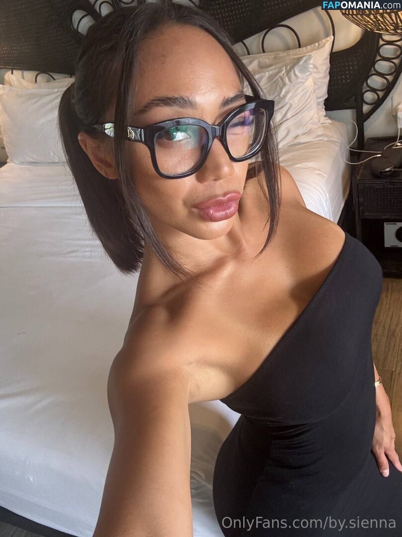 by.sienna / bysienna / byysienna Nude OnlyFans  Leaked Photo #7