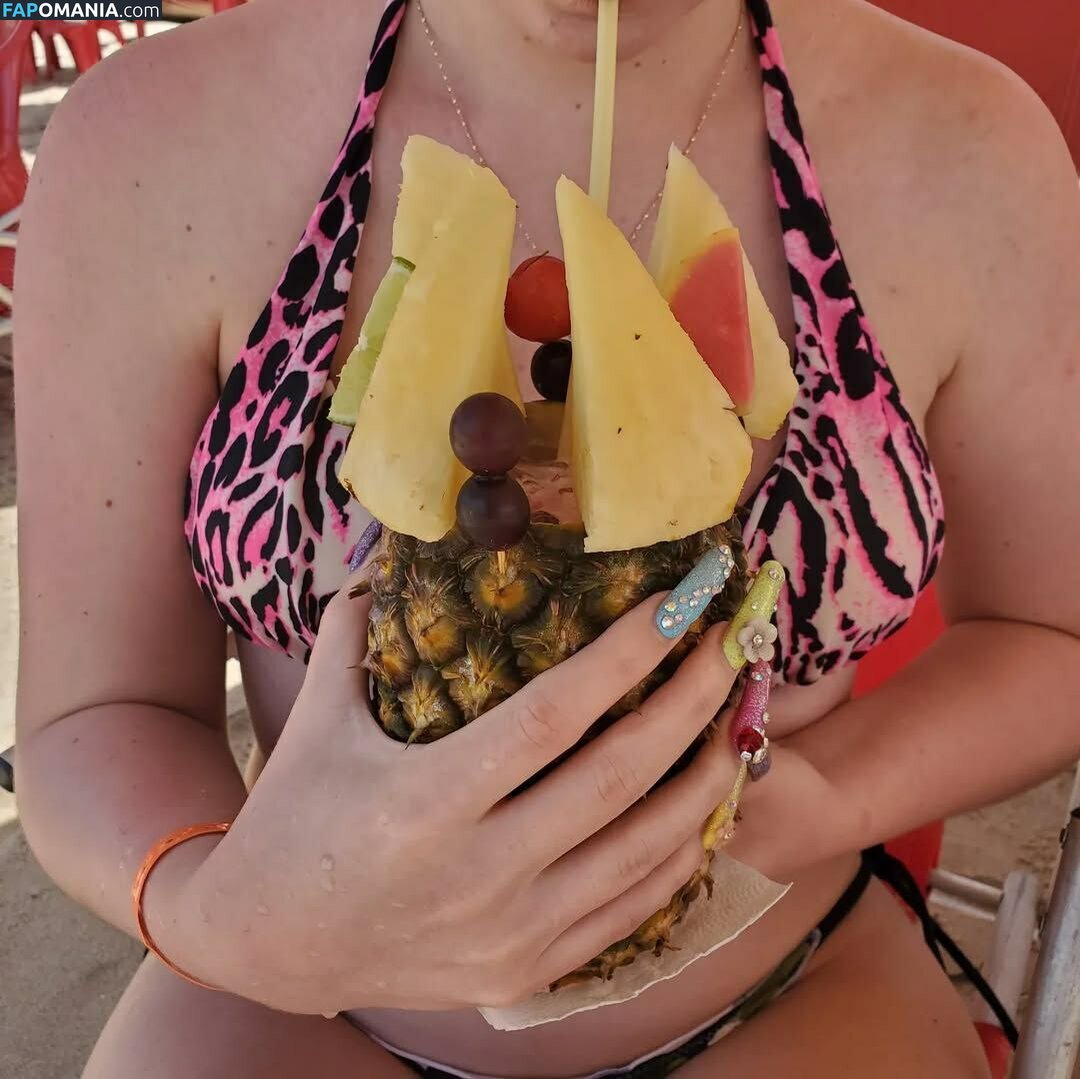 C4momil4 / Instagram Nude OnlyFans  Leaked Photo #5
