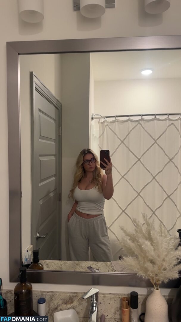 Caitlin Betterly / caitlin.betterly Nude OnlyFans  Leaked Photo #1