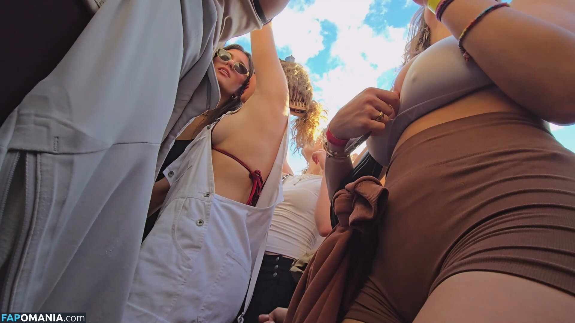 CANDID Boobs / bouncy / braless / cleavage / downblouse / jiggly Nude OnlyFans  Leaked Photo #17