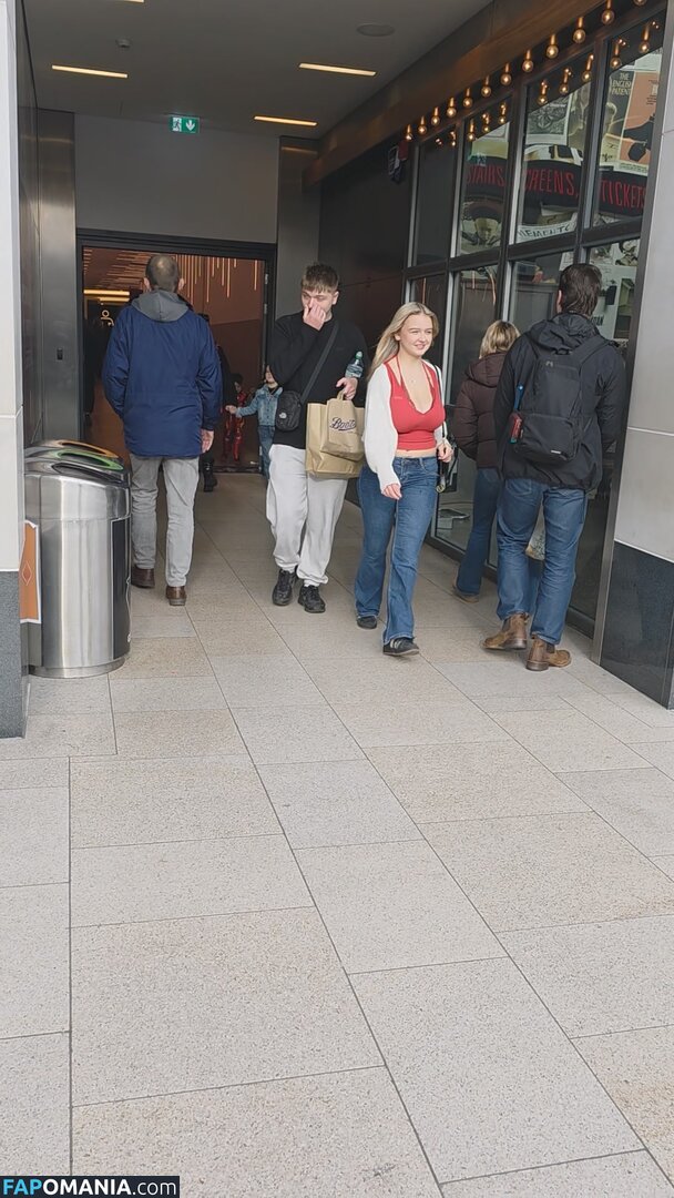 CANDID Boobs / bouncy / braless / cleavage / downblouse / jiggly Nude OnlyFans  Leaked Photo #27