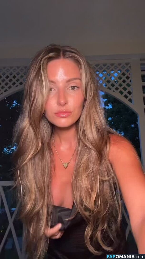 Carla Bezanson / carlabezanson Nude OnlyFans  Leaked Photo #3