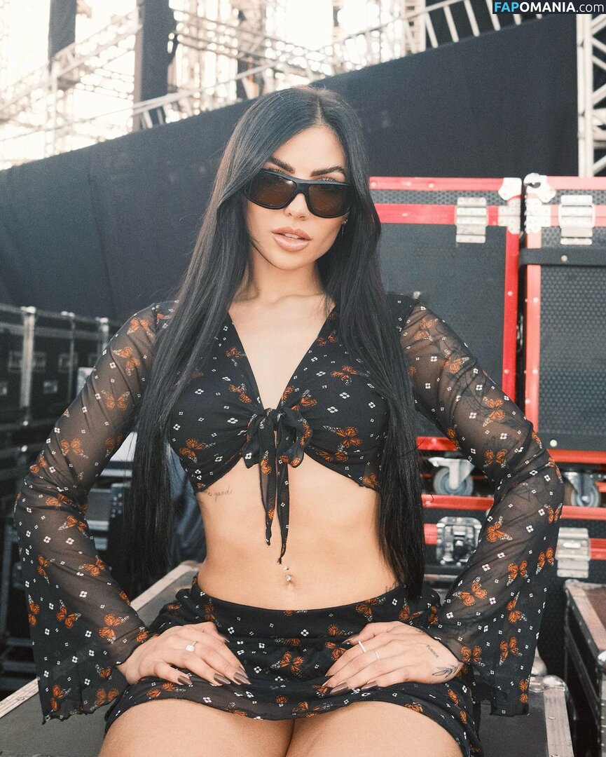 carlafariaadv Nude OnlyFans  Leaked Photo #2