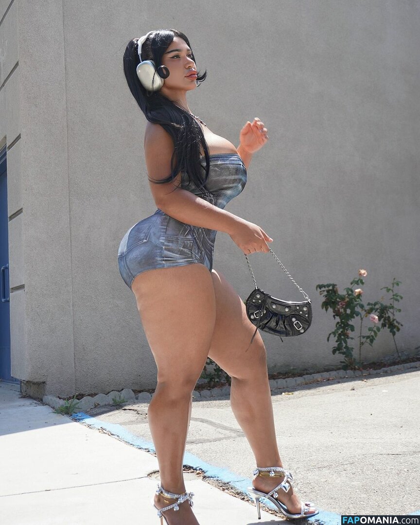 Carmela Habibi / carmelahabibi / carmellaxo / littlemisslibrarian Nude OnlyFans  Leaked Photo #46
