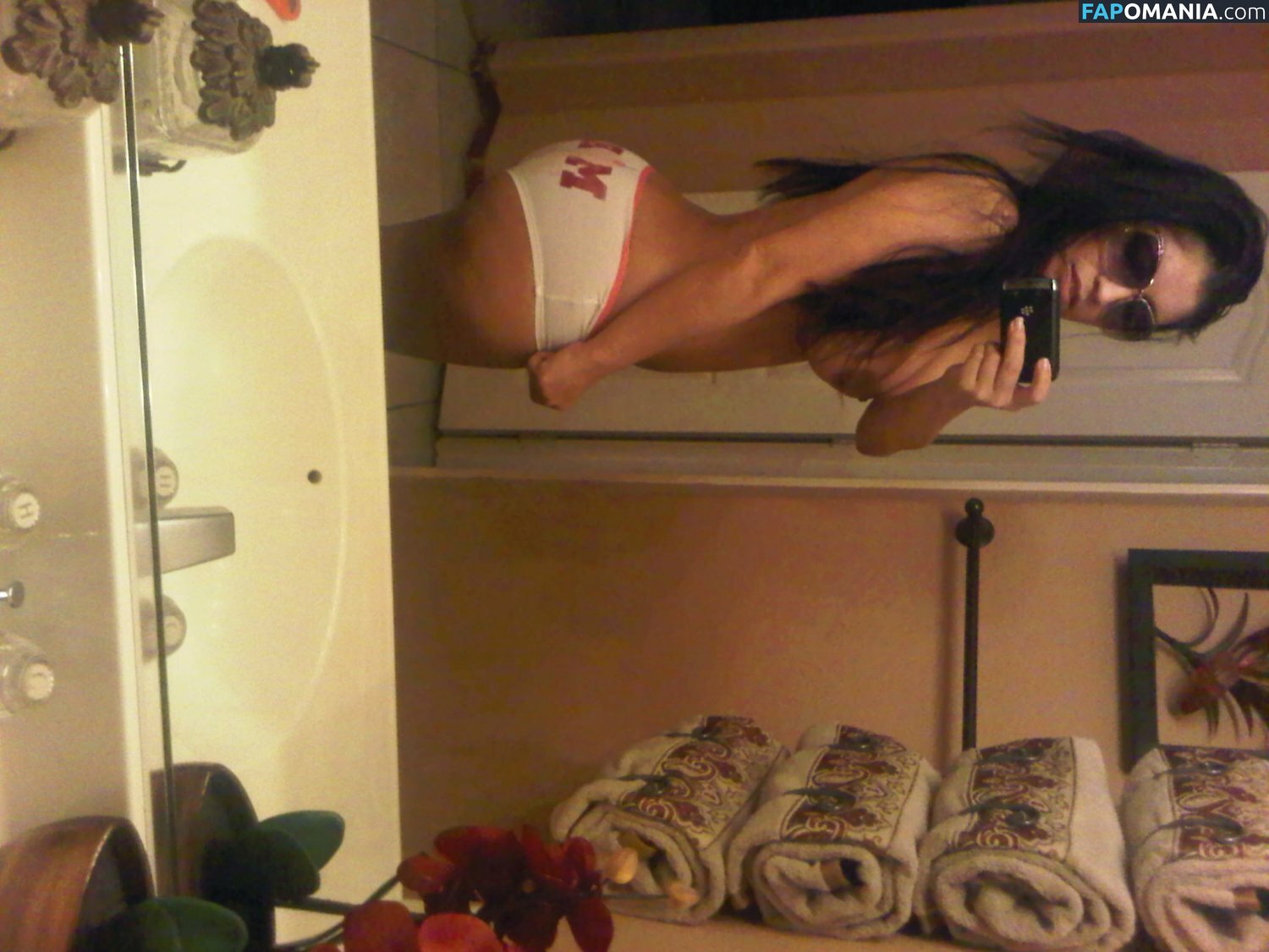 Carol / c.a.r.o.l.b / carolhot69 / carolinnx Nude OnlyFans  Leaked Photo #2