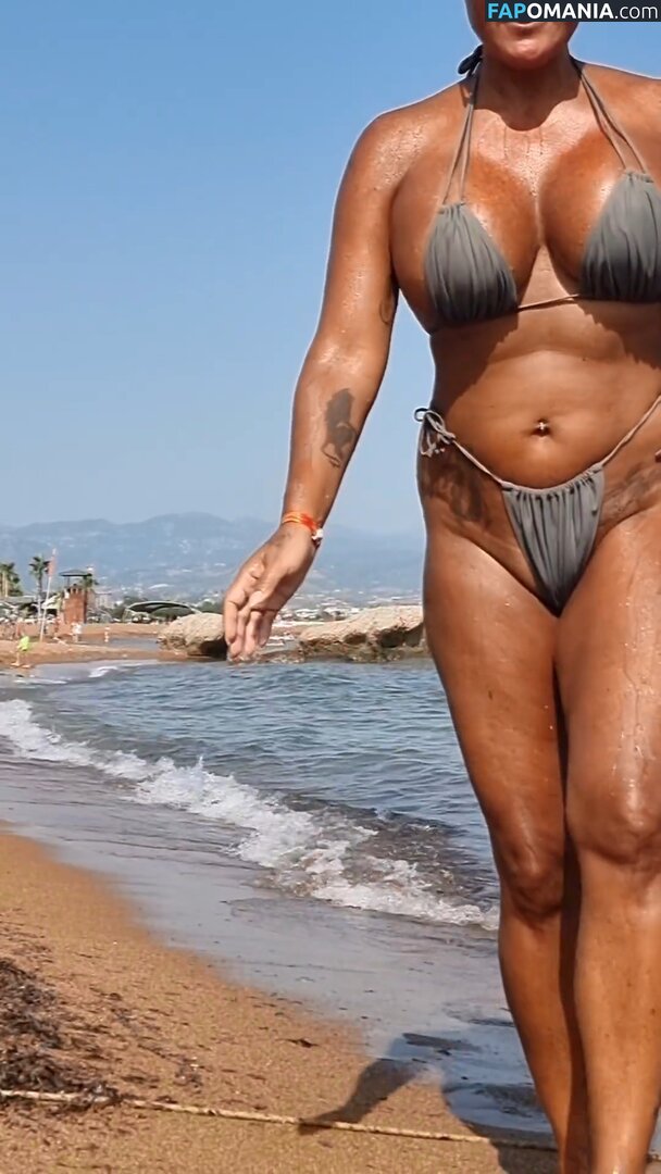 Caroline Öberg / carrooberg Nude OnlyFans  Leaked Photo #10