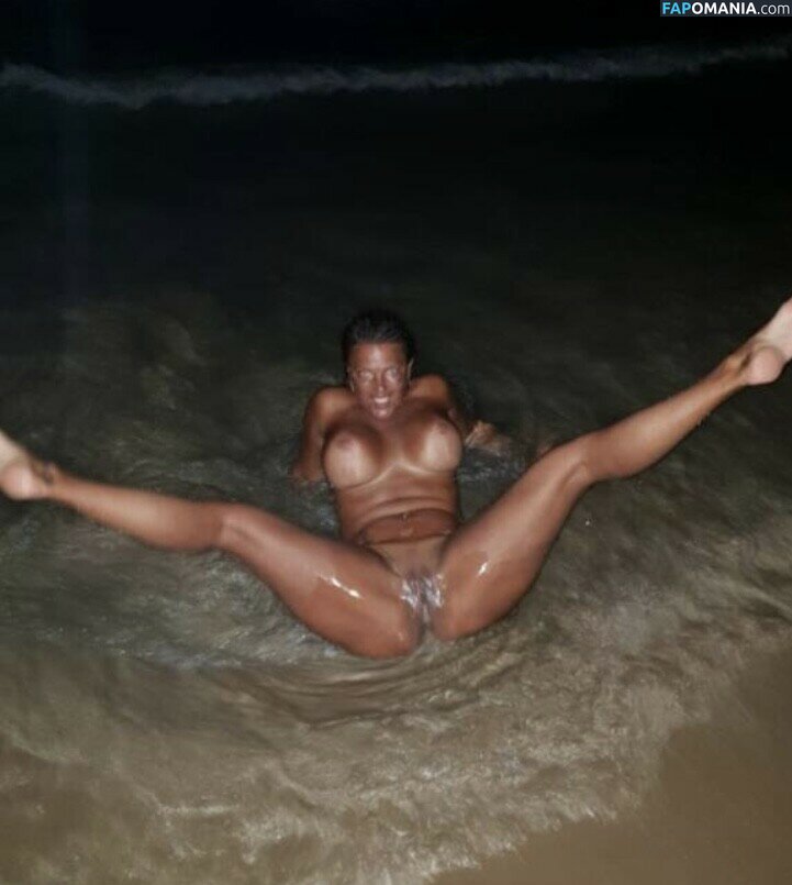 Caroline Öberg / carrooberg Nude OnlyFans  Leaked Photo #23