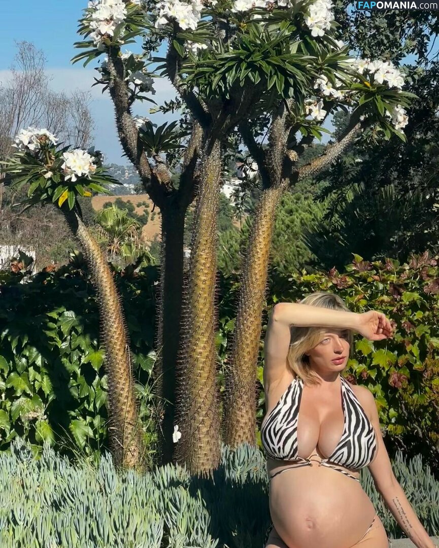 Caroline Vreeland Nude Leaked Photo #246