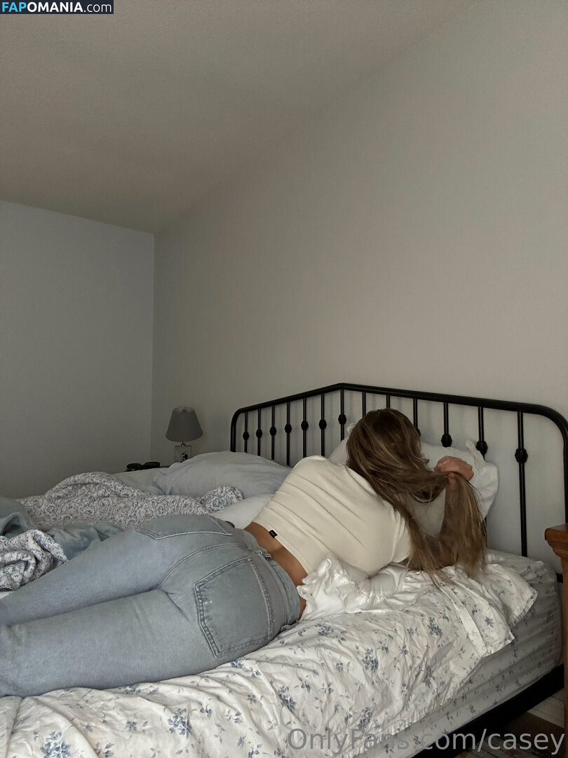 casey / caseyneistat Nude OnlyFans  Leaked Photo #35