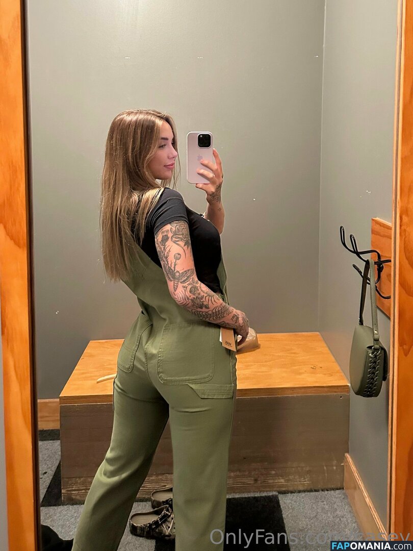 casey / caseyneistat Nude OnlyFans  Leaked Photo #40