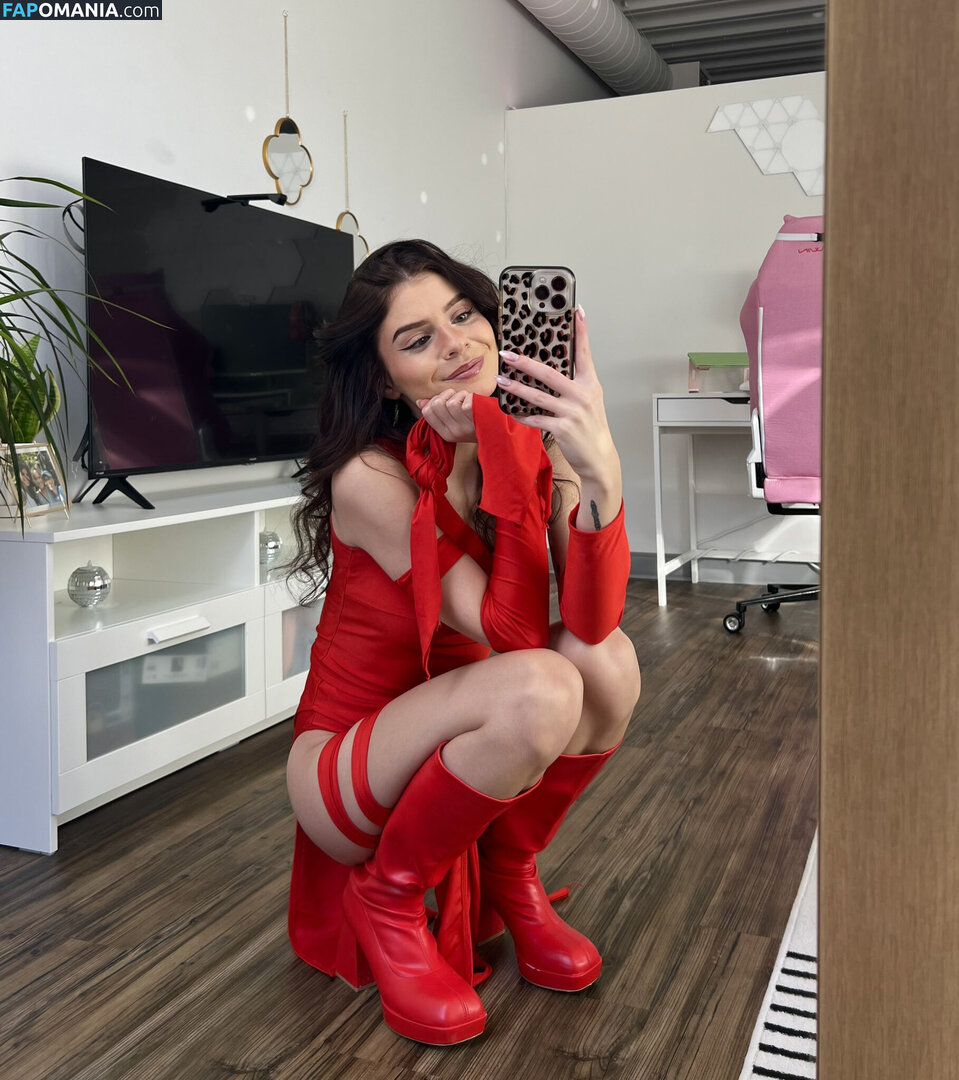 Cassiana Pozzi / cassianapozzi Nude OnlyFans  Leaked Photo #1