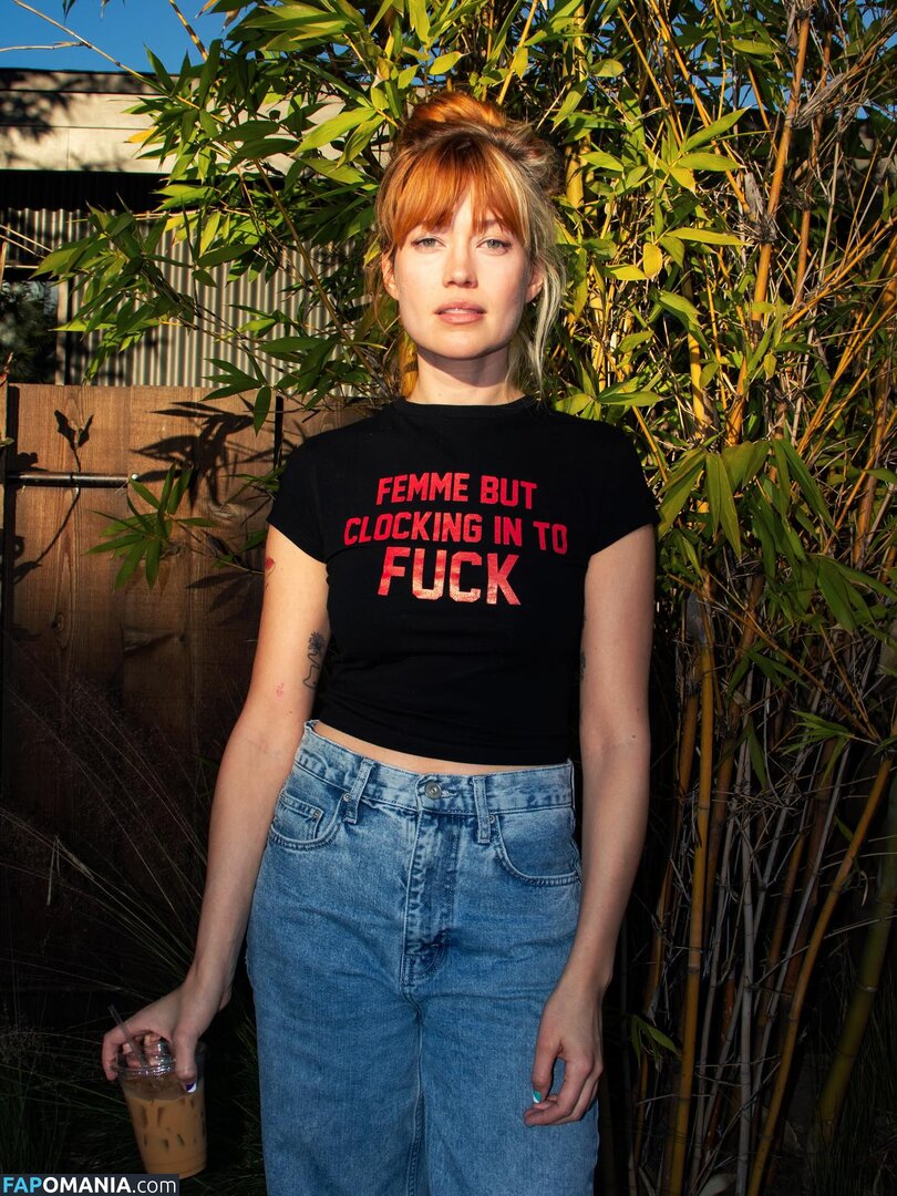 Catherine McCafferty / PrettyGay / catherine_mccaff Nude OnlyFans  Leaked Photo #1