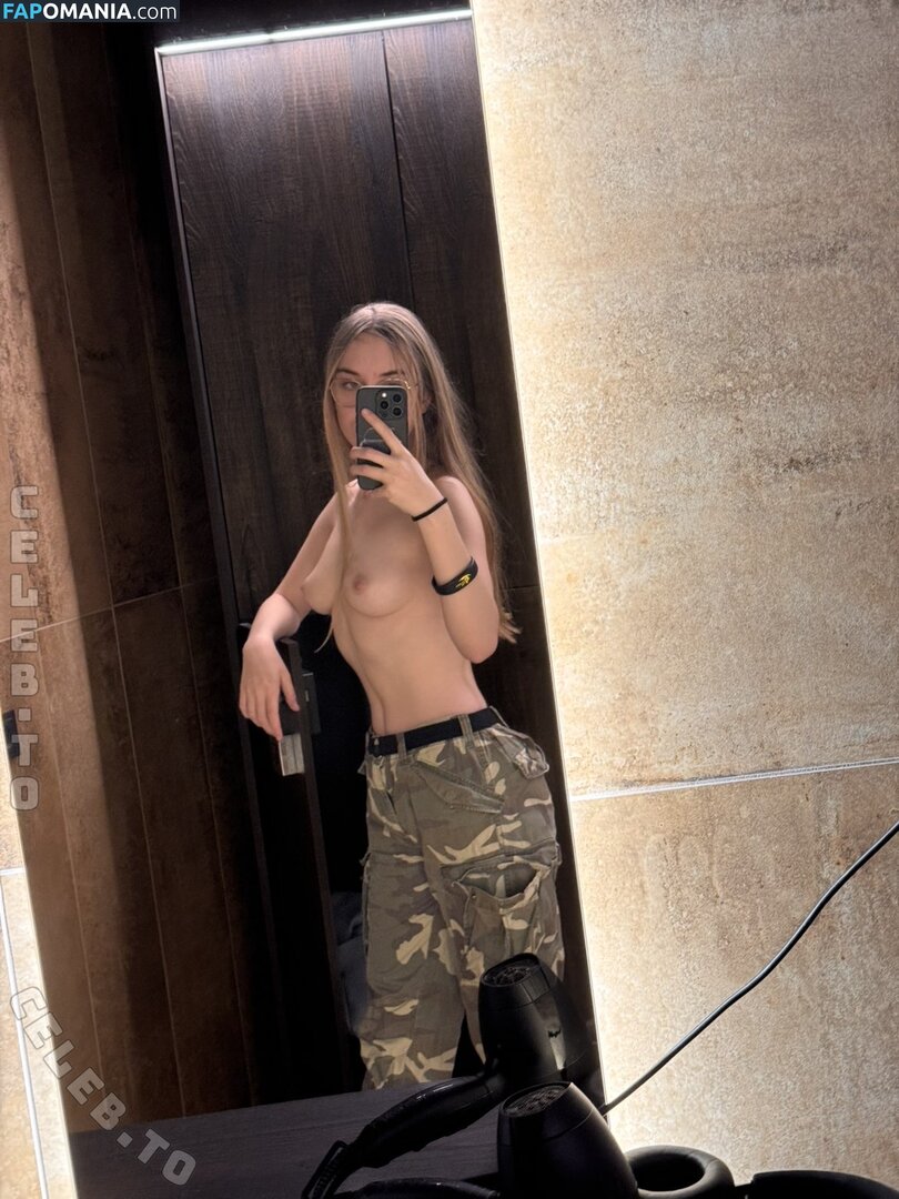 Celineiswyld / ilovee39m5 Nude OnlyFans  Leaked Photo #11