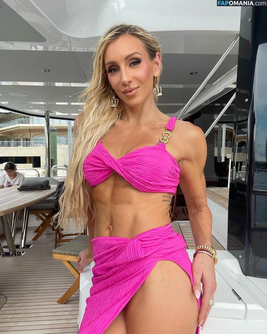 https://fapomania.com/content2/c/h/charlotte-flair/1000/charlotte-flair_0072.jpg