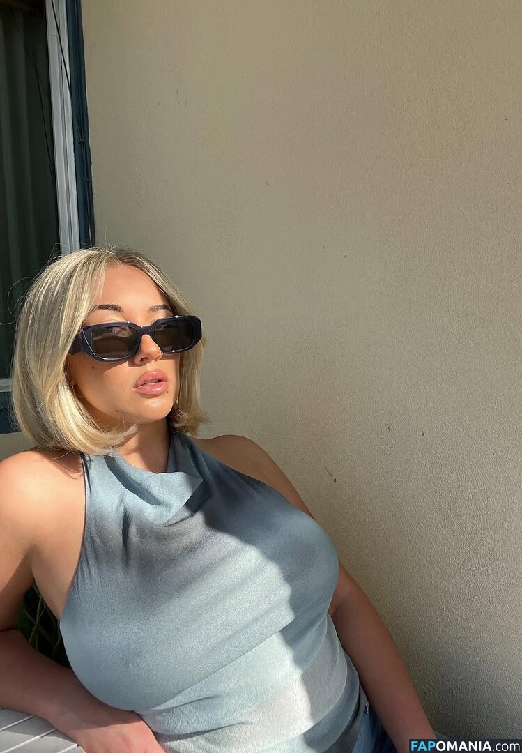 Chihuahua Mami / chloetharle Nude OnlyFans  Leaked Photo #10