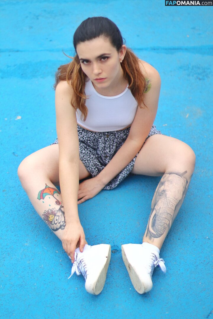 Caroloca Mejía / Helado de Vainilla / chika_bosque / https: / ideas_veg Nude OnlyFans  Leaked Photo #1