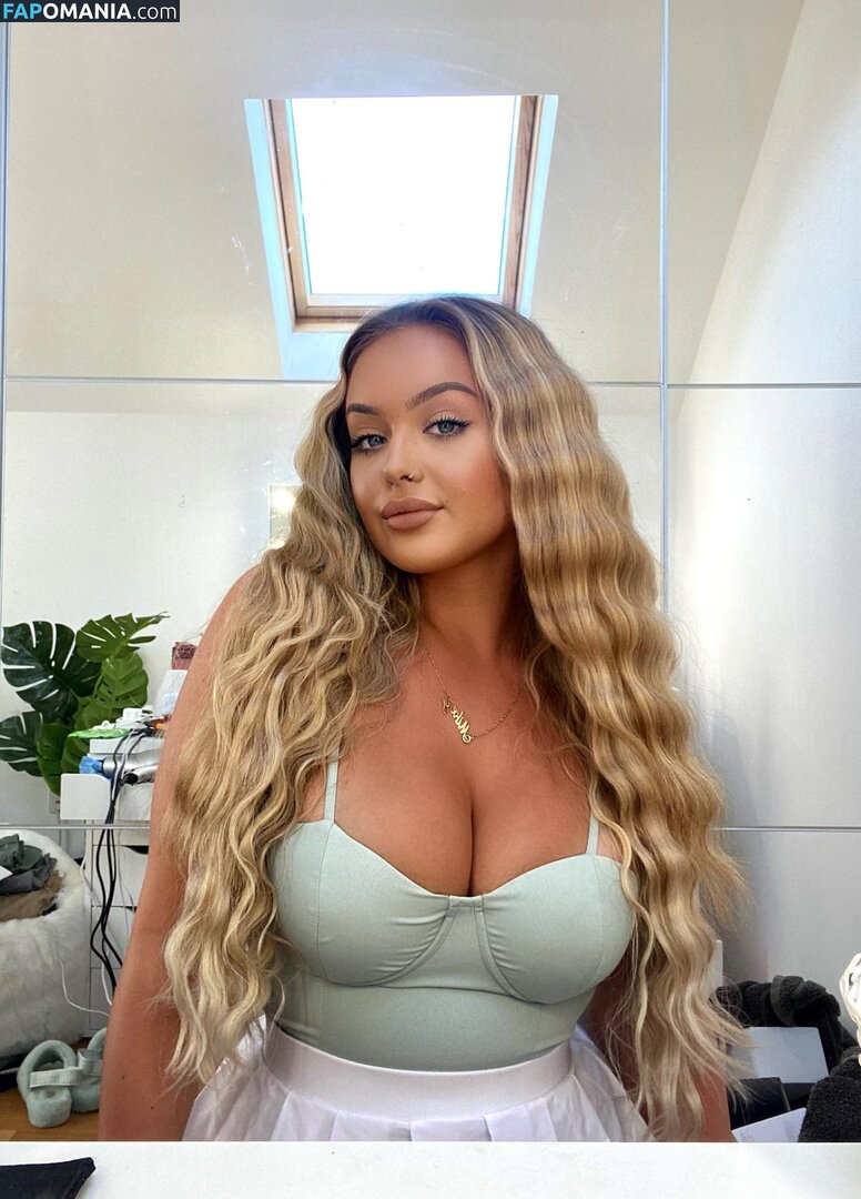 Chl0ex0nicole Nude OnlyFans  Leaked Photo #1