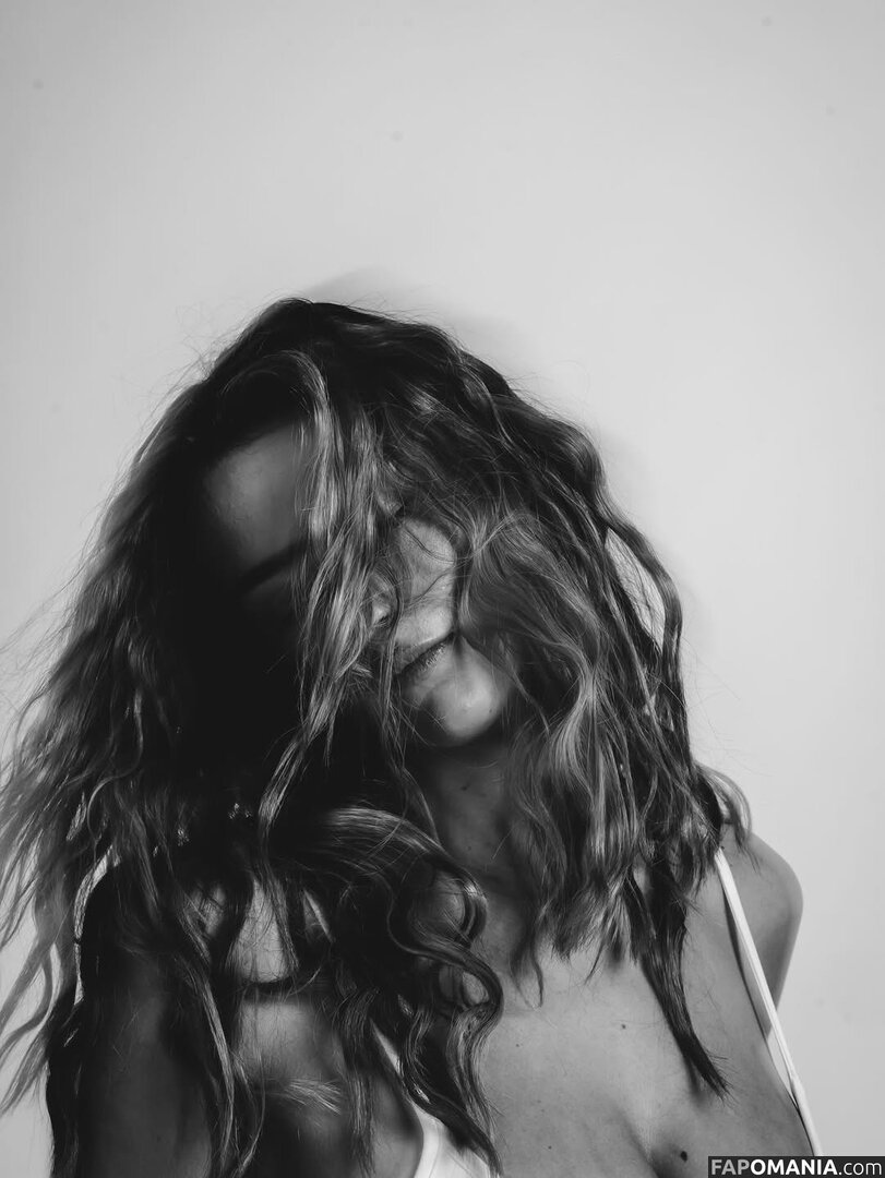 Chloe East / chloeeast Nude OnlyFans  Leaked Photo #2