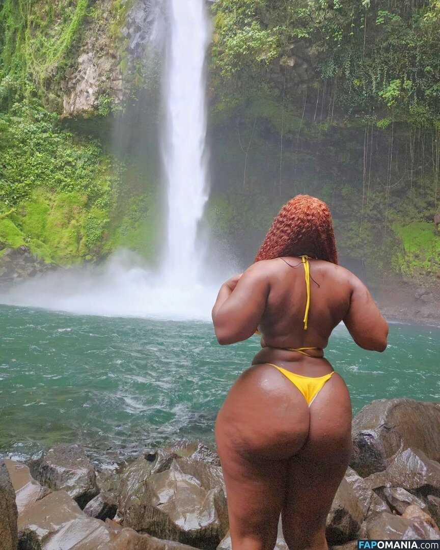 chocolateleia / leahs.manifesting.place Nude OnlyFans  Leaked Photo #11