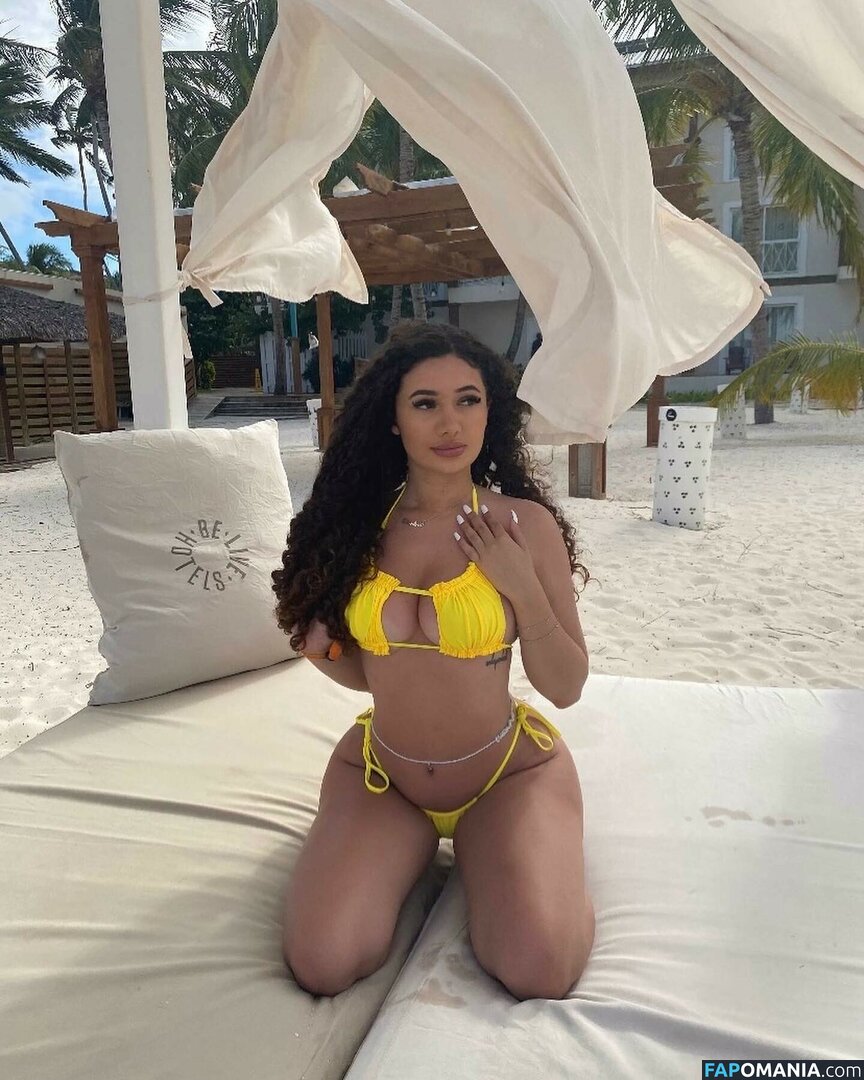 Christina April Amaral / aprilafterdarkk / christinaaamaral Nude OnlyFans  Leaked Photo #10