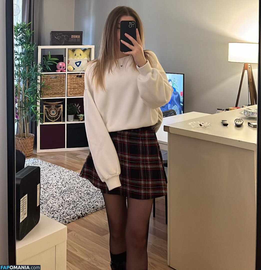 Cigdem Turk / cigdeemturk / cigdemT Nude OnlyFans  Leaked Photo #6