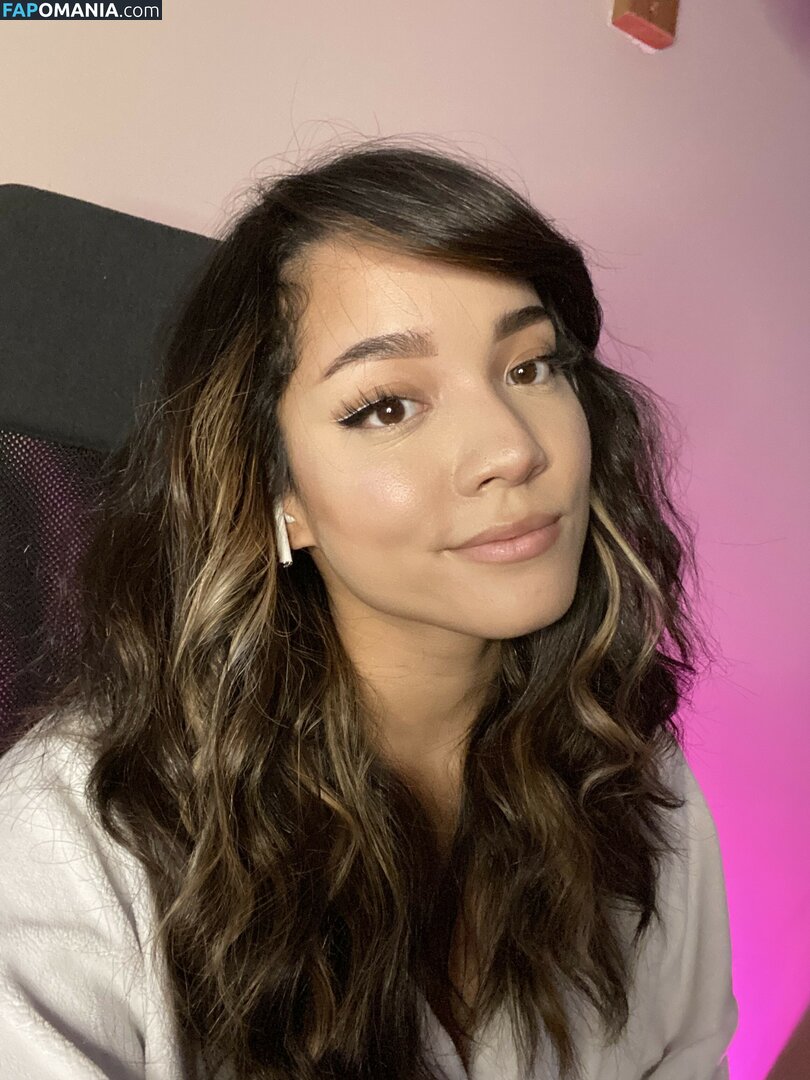 Cinna / Cinnabrit / cinnanut Nude OnlyFans  Leaked Photo #41