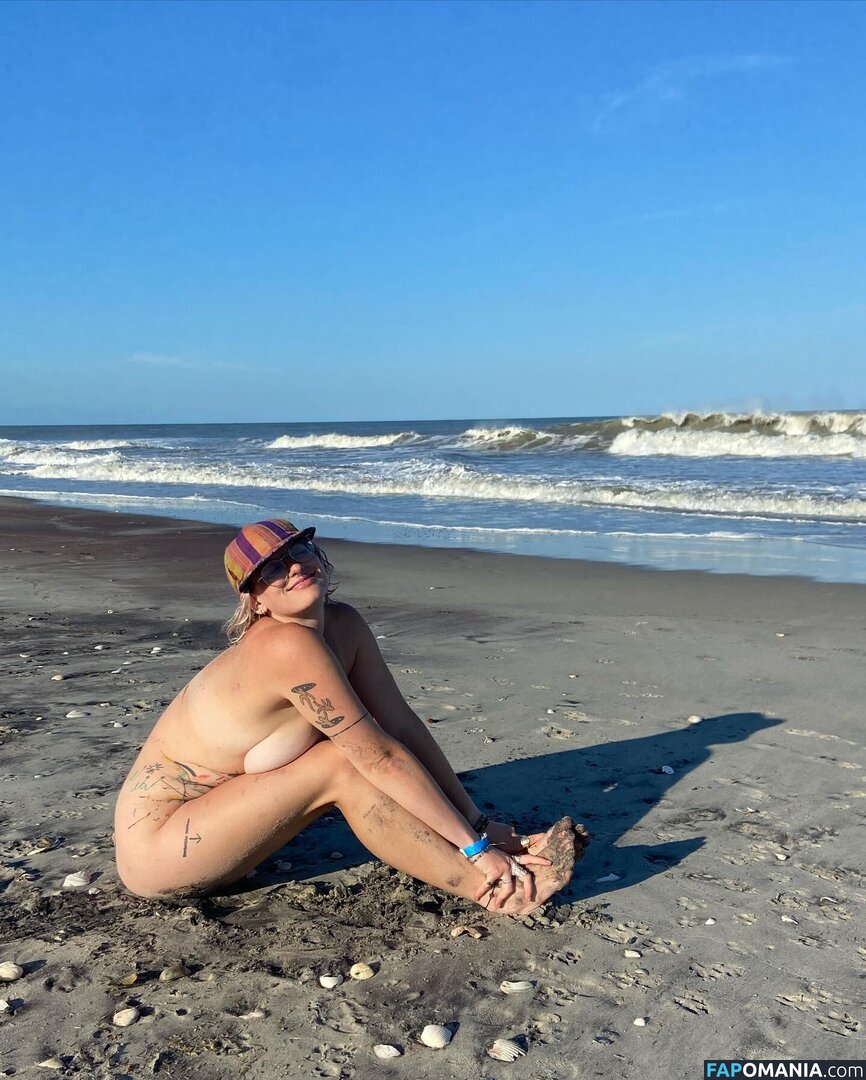 Clairewaytoheaven / saltwaterfaerie Nude OnlyFans  Leaked Photo #9