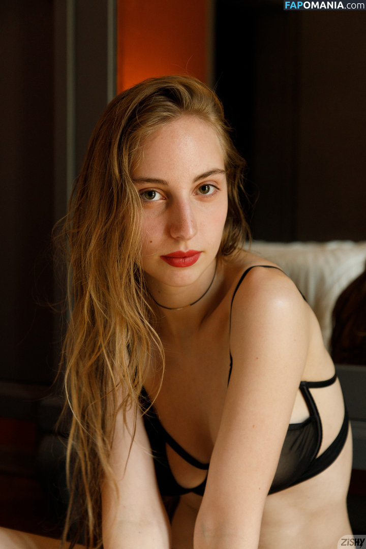 Claudia Lion / Claurilion / officialcclionx Nude OnlyFans  Leaked Photo #9