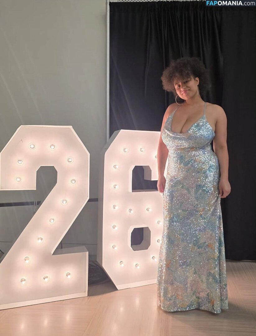 Dina / coco_ppop01 / cocopeepshow Nude OnlyFans  Leaked Photo #1