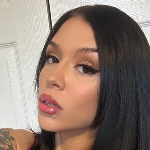 Cora Jade