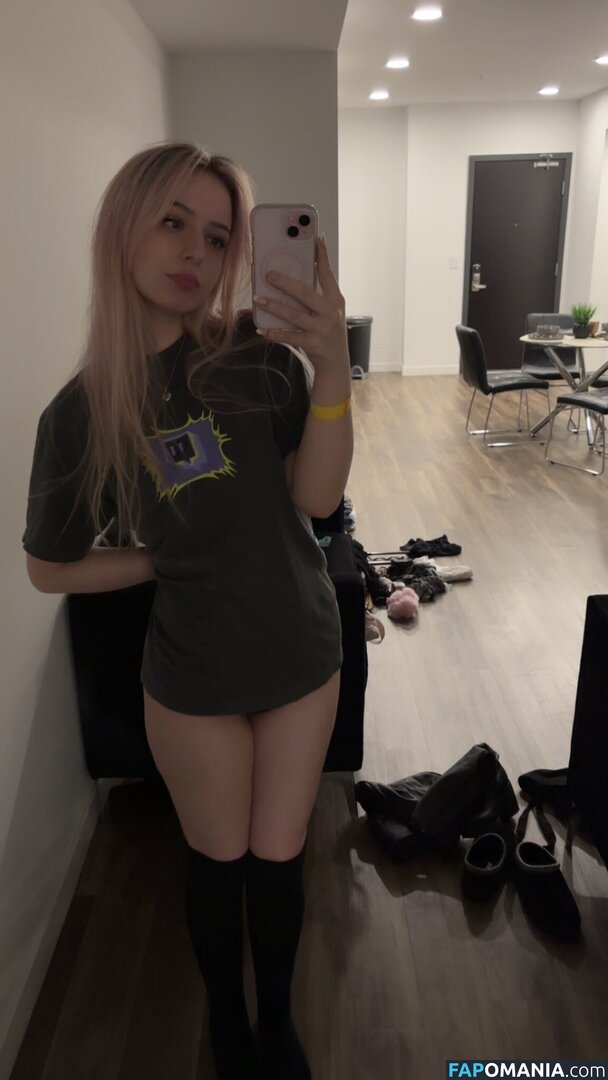 Cosplaysis / sismellow Nude OnlyFans  Leaked Photo #9