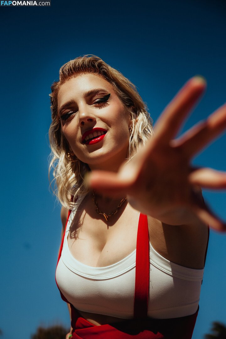 Courtney Miller / co_mill / typicalvlogs Nude OnlyFans  Leaked Photo #626