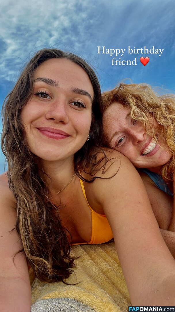 Courtney Sarault / court_sarault / courtsarault / https: Nude OnlyFans  Leaked Photo #2