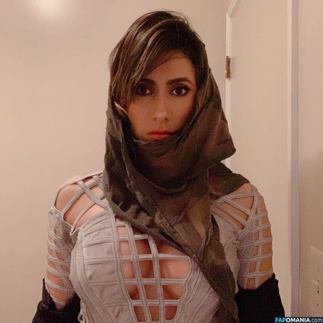 Cristina Valenzuela / Vee / cristinavox Nude OnlyFans  Leaked Photo #7